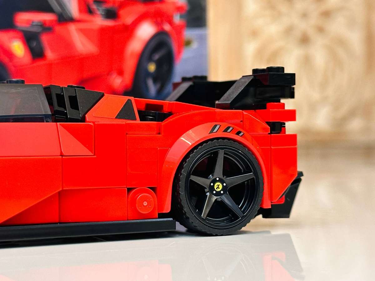 Lego Iconic Ferrari SF90 XX Stradale Collectable Model with Original Box