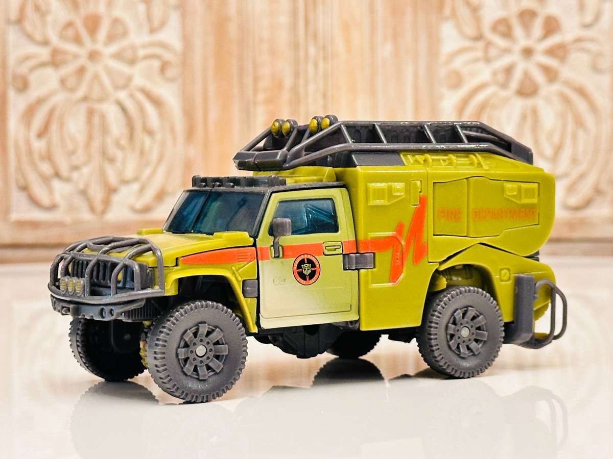 Official Hasbro Rachet Transformers Collectable Action Figure