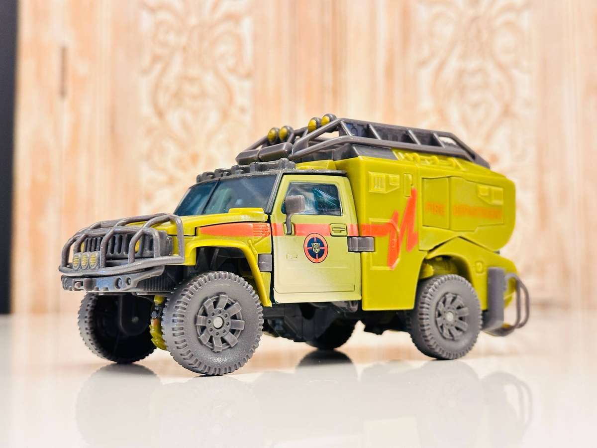 Official Hasbro Rachet Transformers Collectable Action Figure