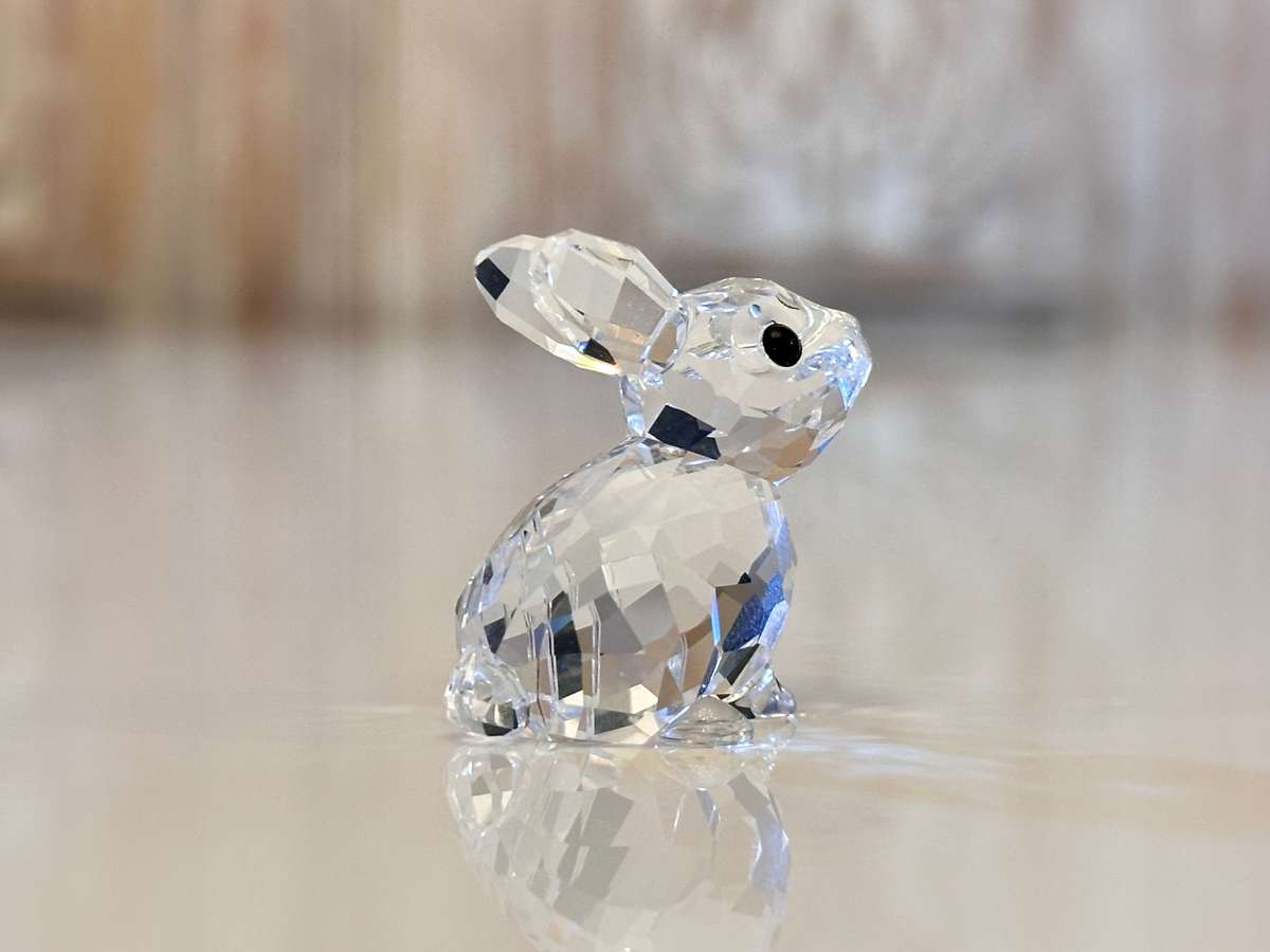 Beautiful SWAROVSKI Crystal Bunny Collectable