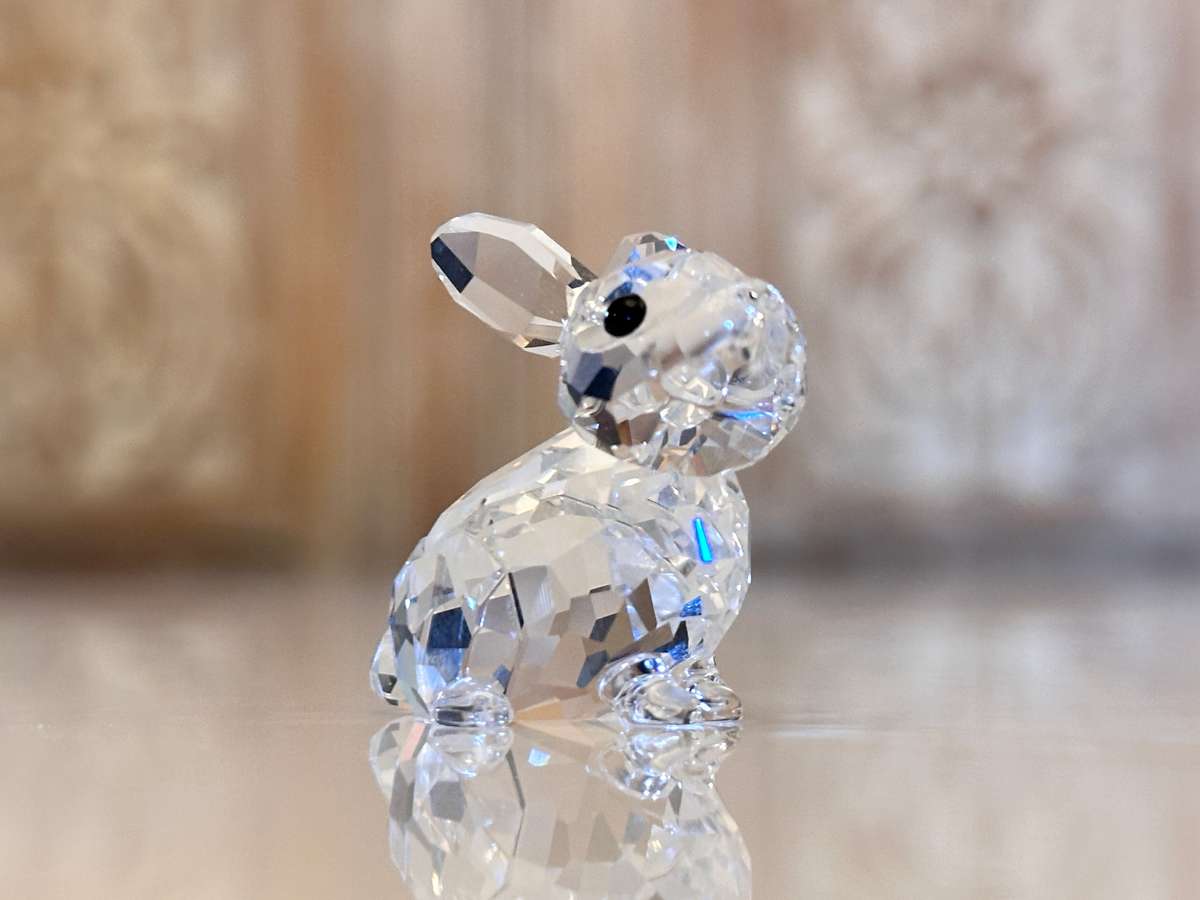 Beautiful SWAROVSKI Crystal Bunny Collectable