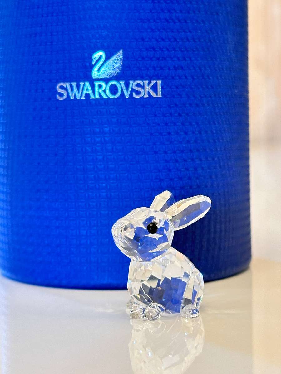 Beautiful SWAROVSKI Crystal Bunny Collectable