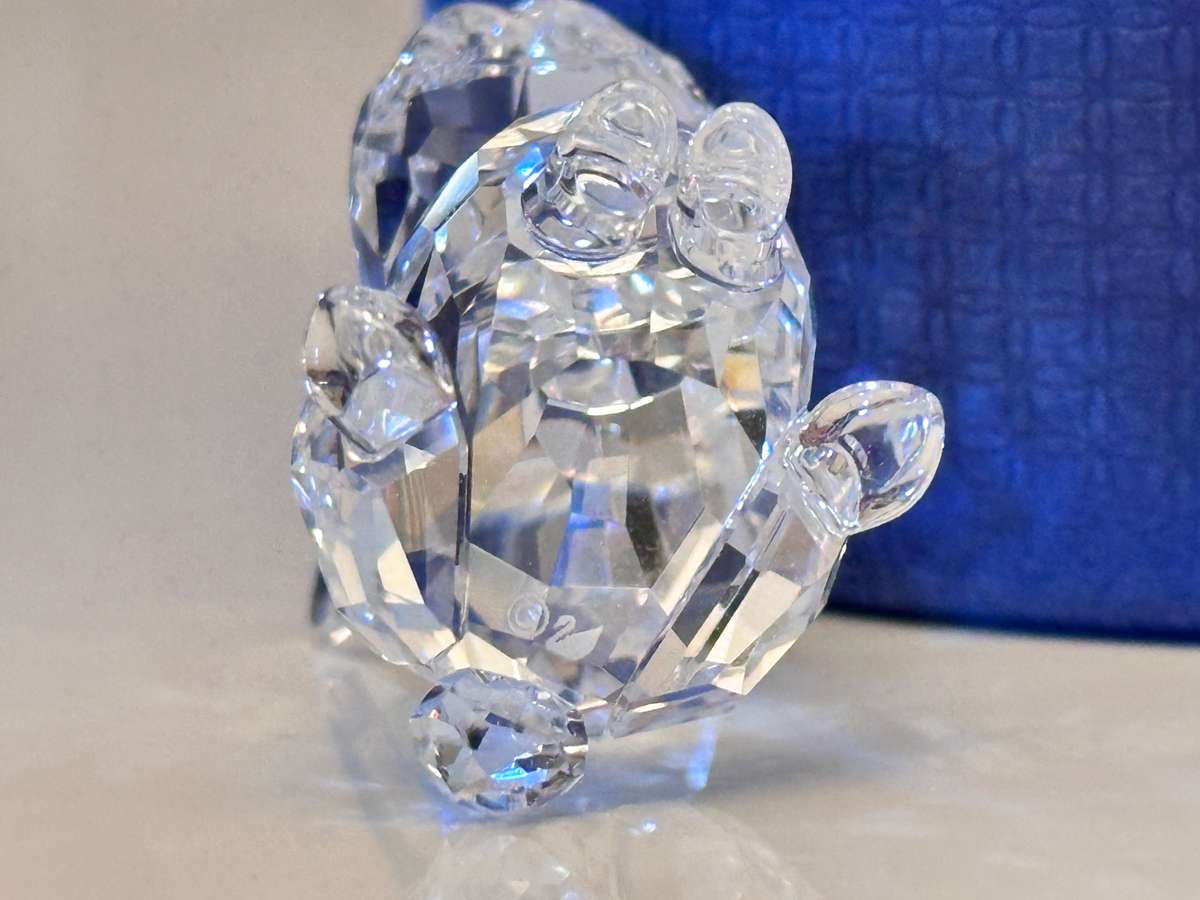 Beautiful SWAROVSKI Crystal Bunny Collectable