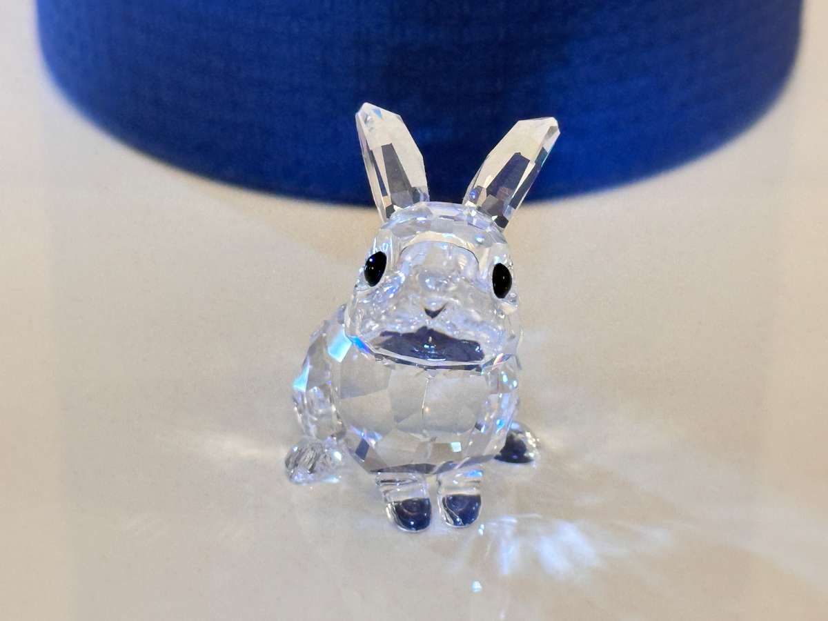 Beautiful SWAROVSKI Crystal Bunny Collectable