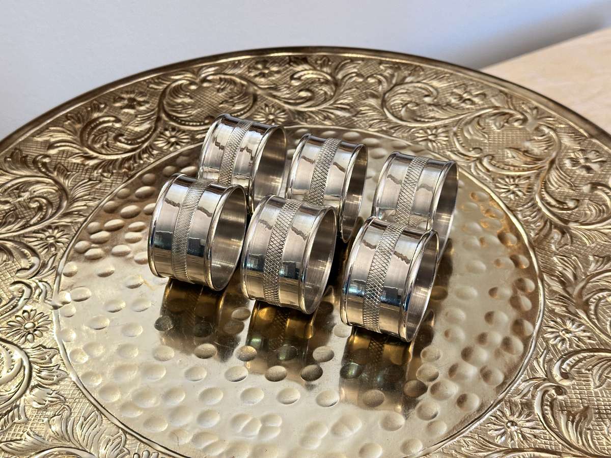 BEAUTIFUL NAPKIN RINGS - SET OF 6