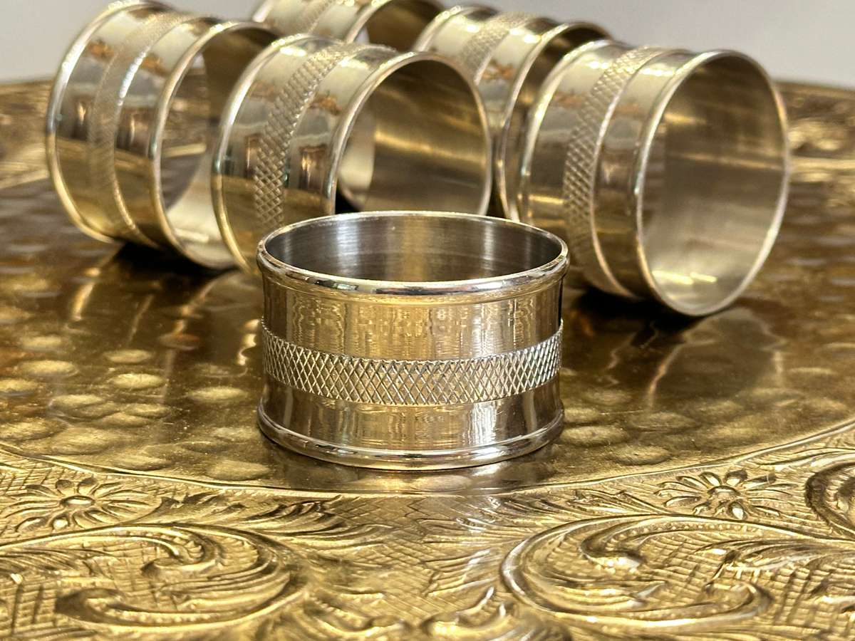 BEAUTIFUL NAPKIN RINGS - SET OF 6