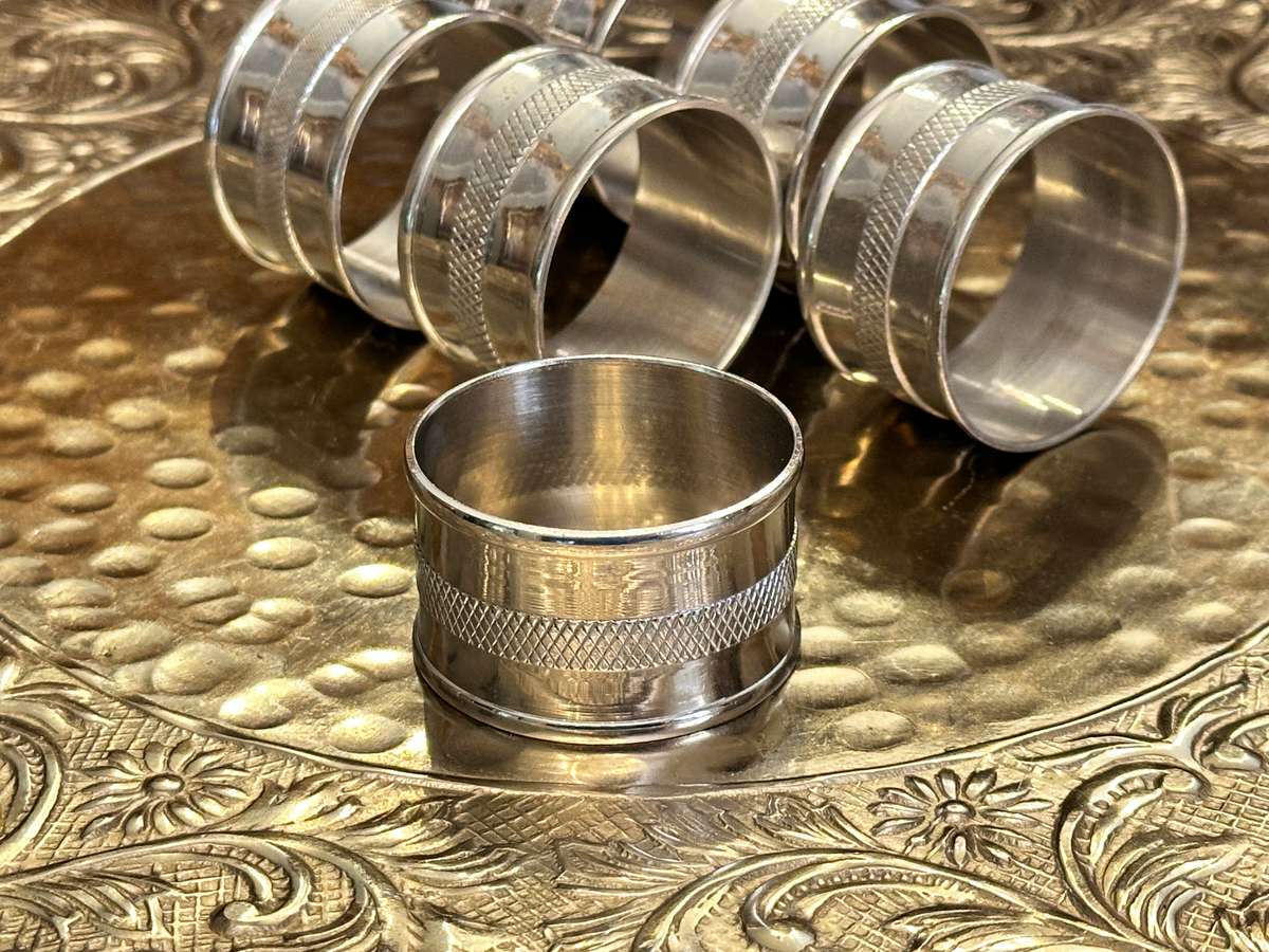 BEAUTIFUL NAPKIN RINGS - SET OF 6