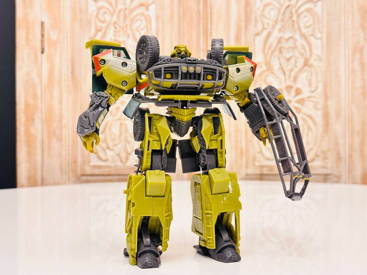Official Hasbro Rachet Transformers Collectable Action Figure