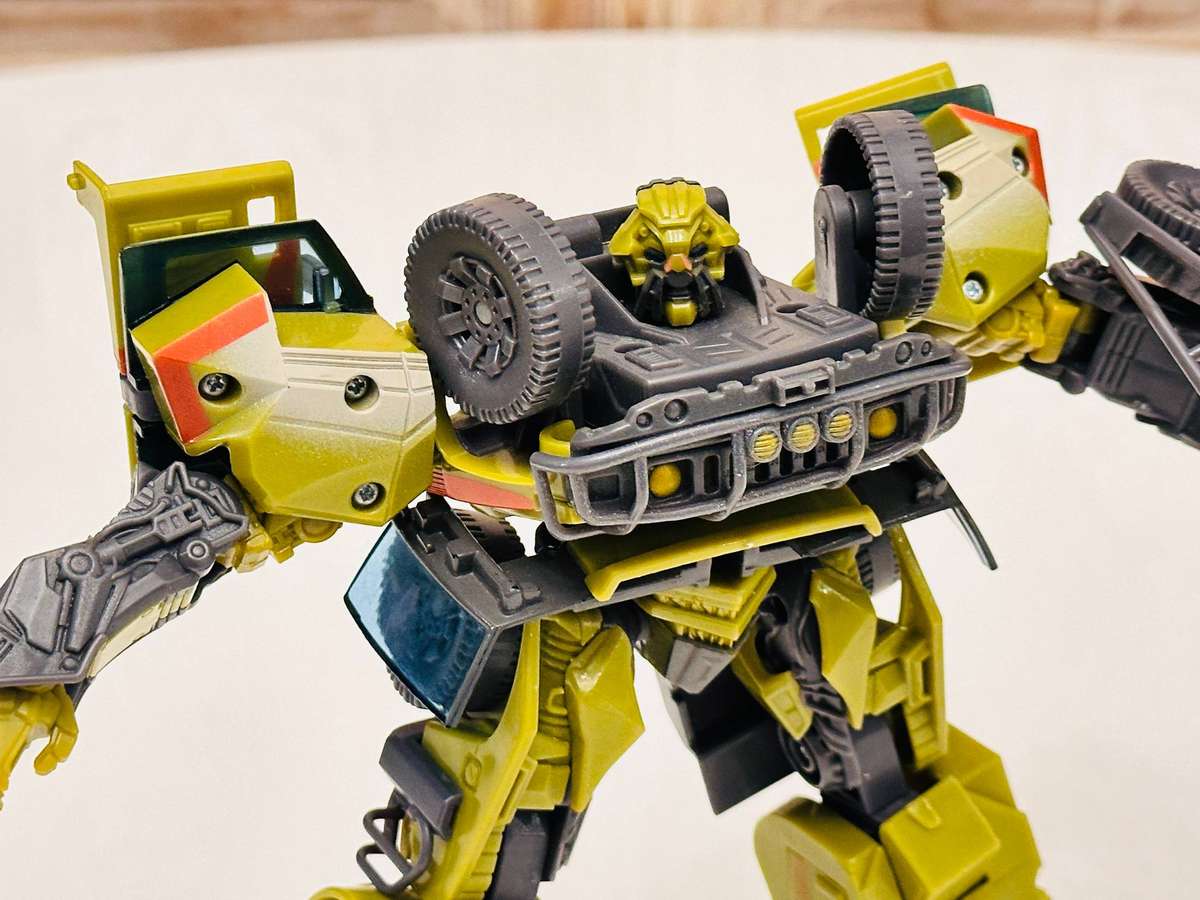 Official Hasbro Rachet Transformers Collectable Action Figure