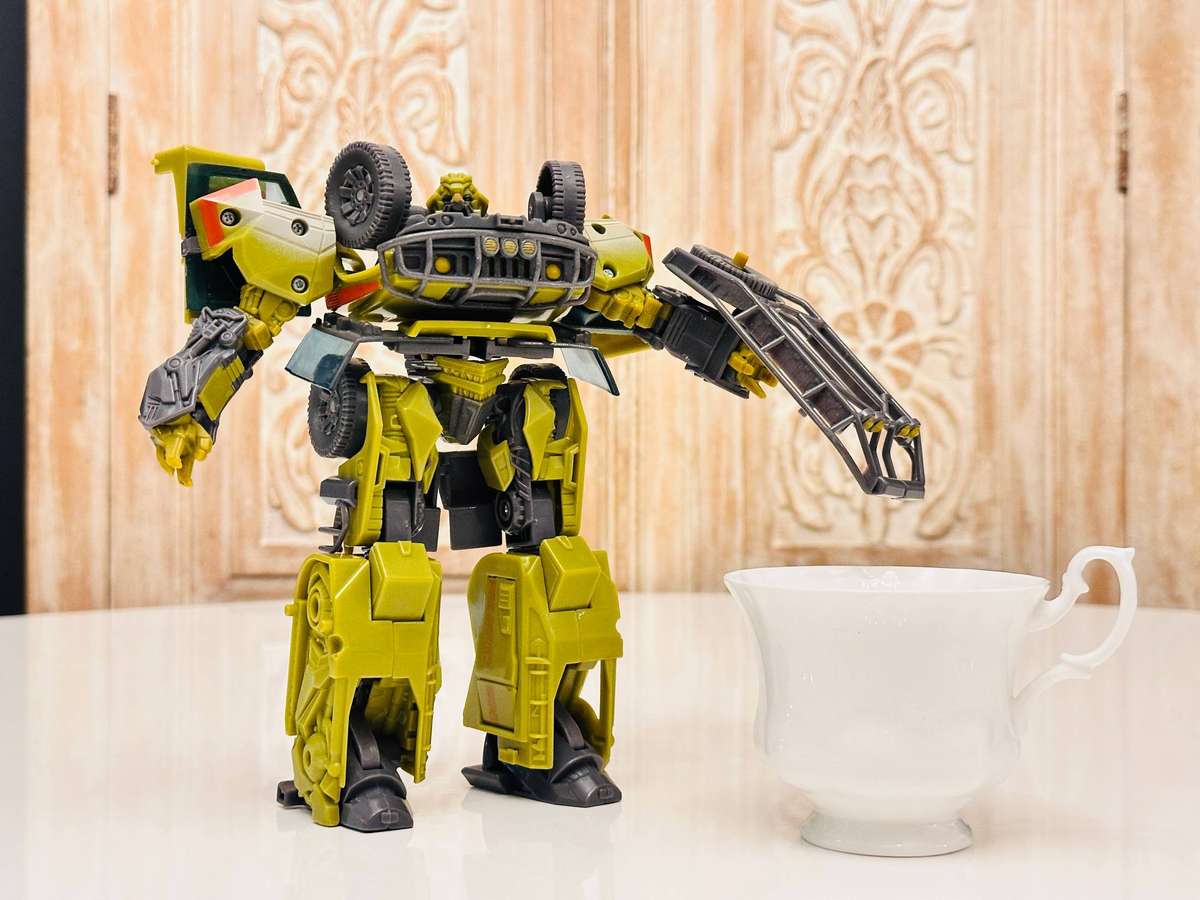 Official Hasbro Rachet Transformers Collectable Action Figure