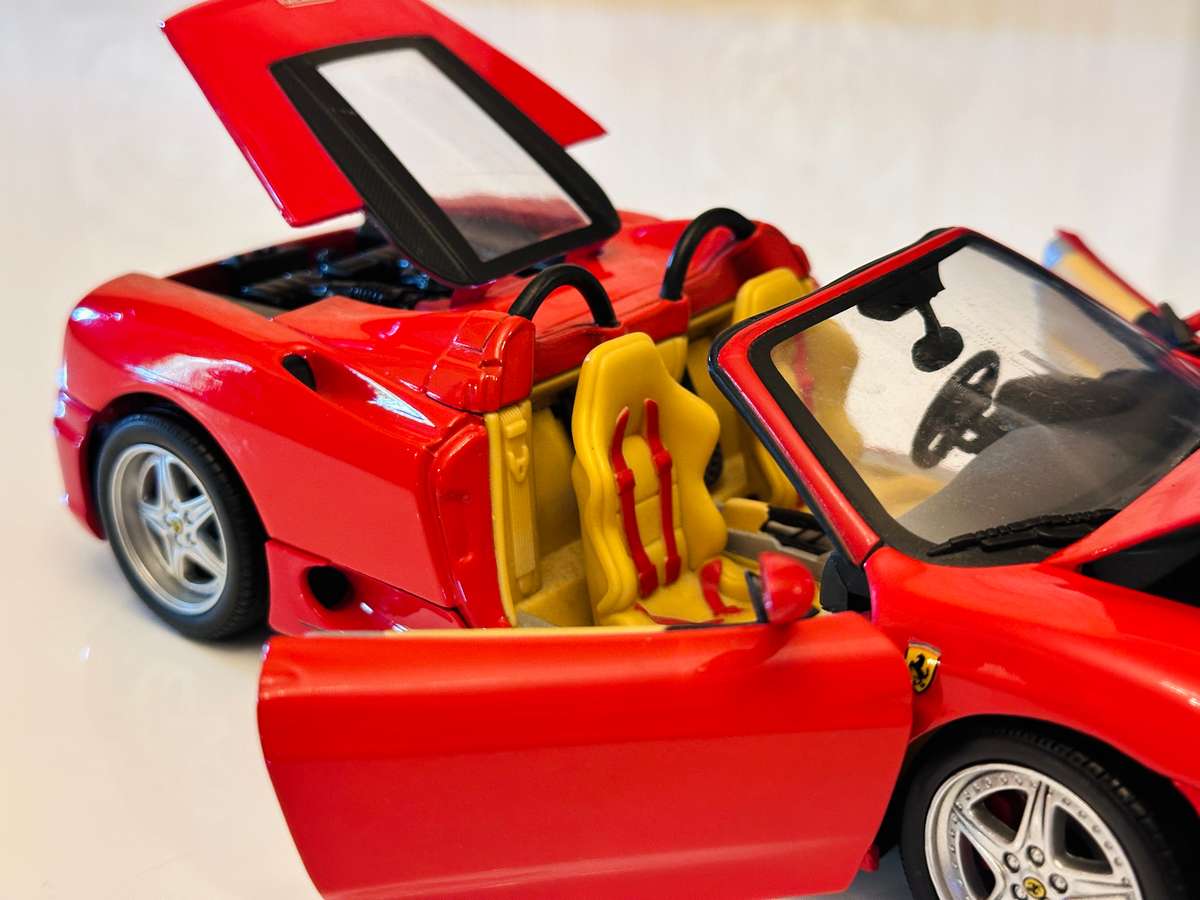 FERRARI 360 Spider 1:18 Hot Wheels Vintage Model Car
