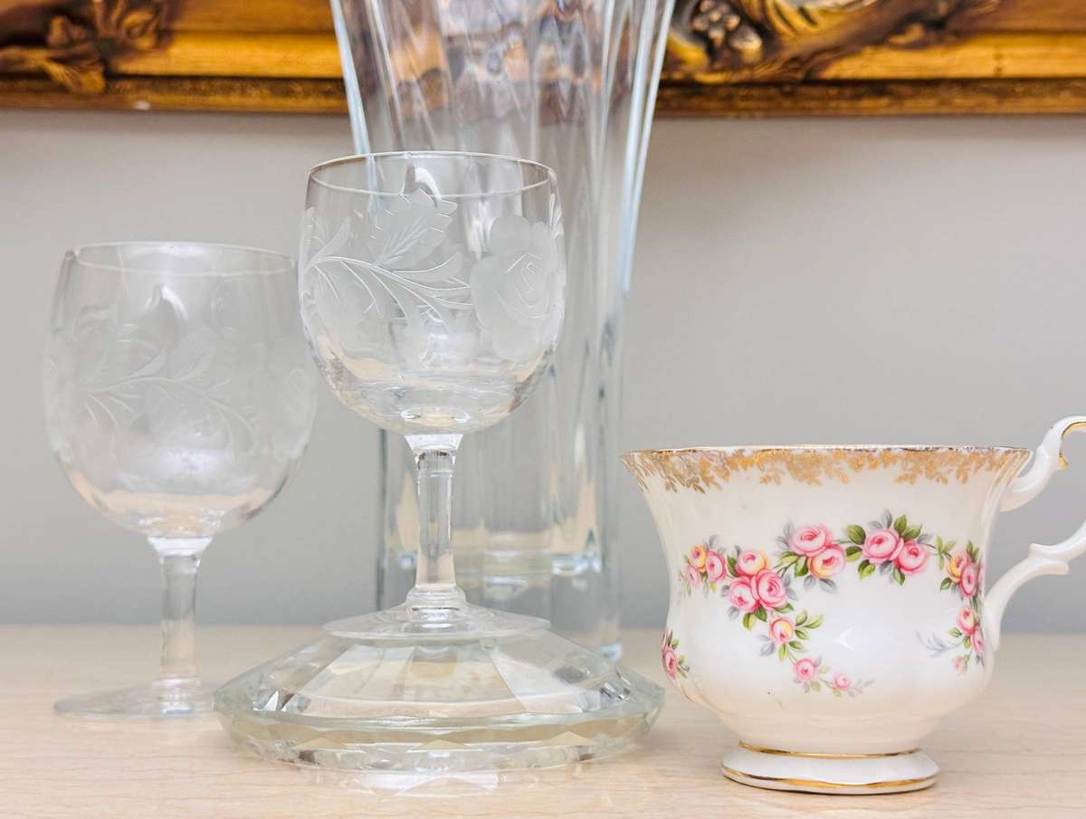 Exquisite Mid Century Vintage Rose Cut Crystal Glasses