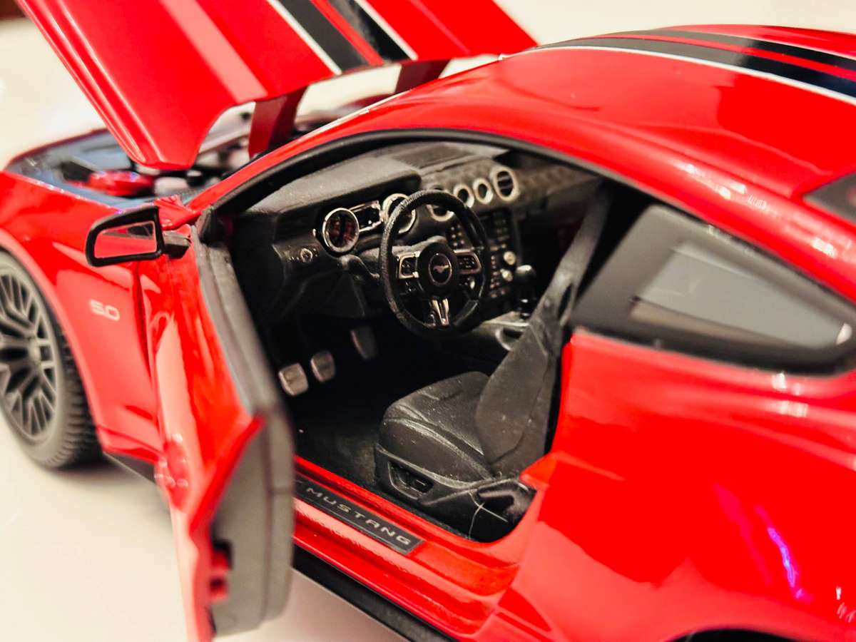 Ford Mustang GT Signature 1:18 Model Collectable