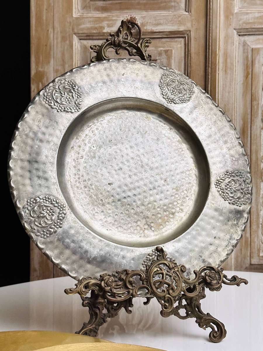 Large Selection of Vintage & Designer Under plates