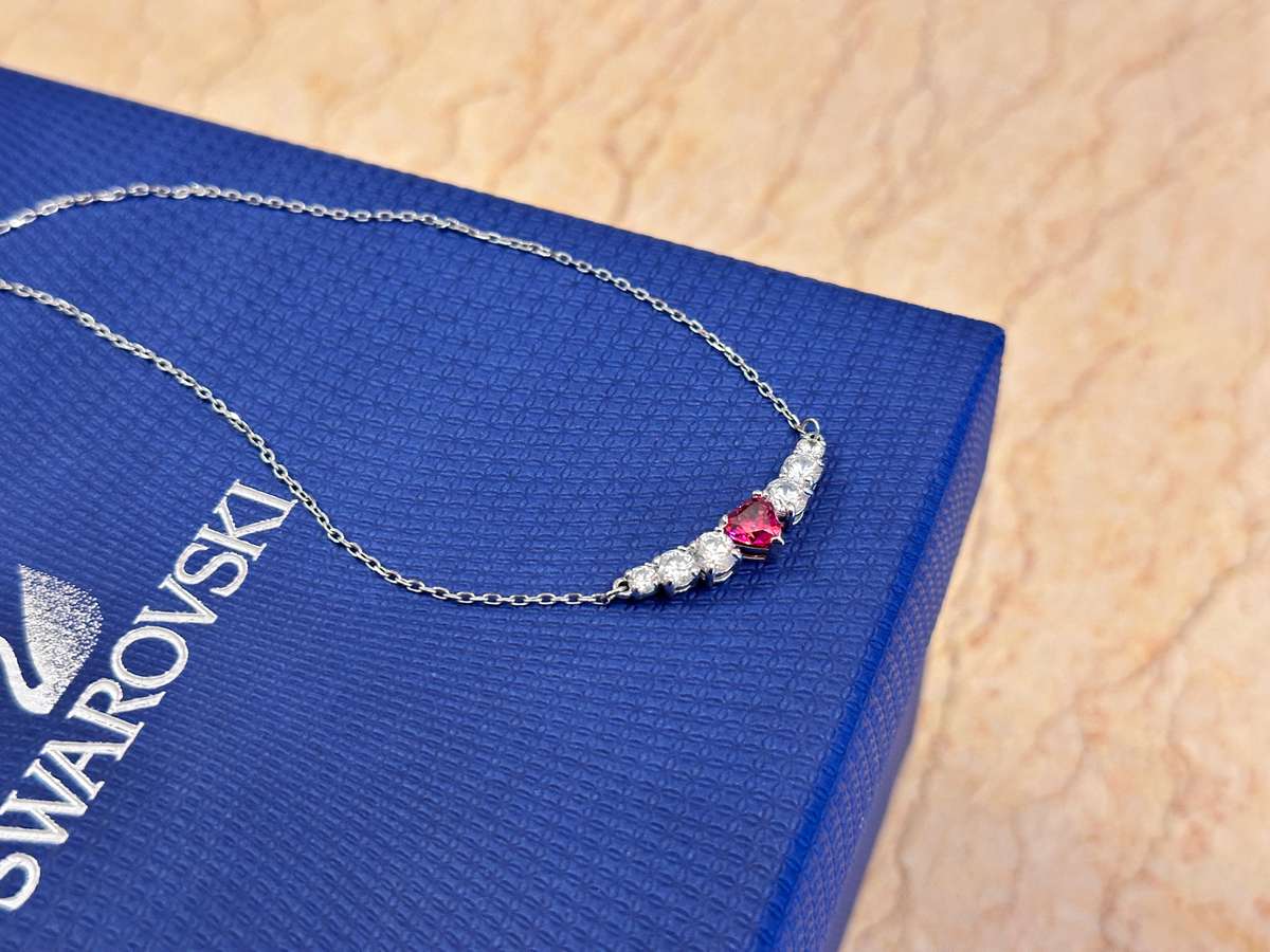 Exquisite SWAROVSKI Statement Necklace