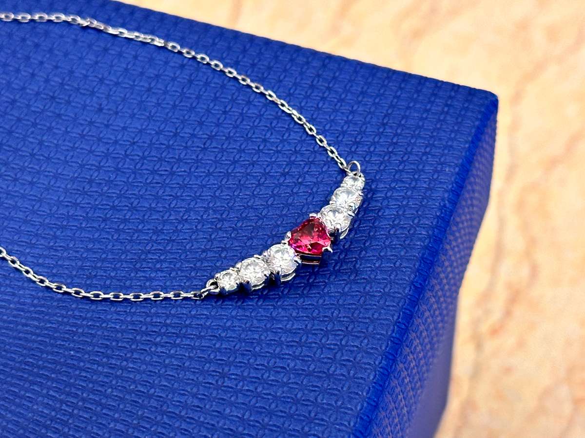 Exquisite SWAROVSKI Statement Necklace