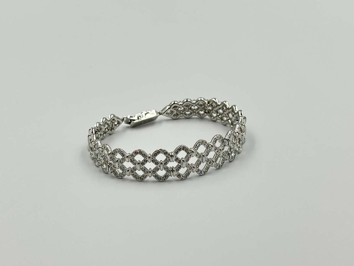 EXQUISITE SWAROVSKI STATEMENT BRACELET