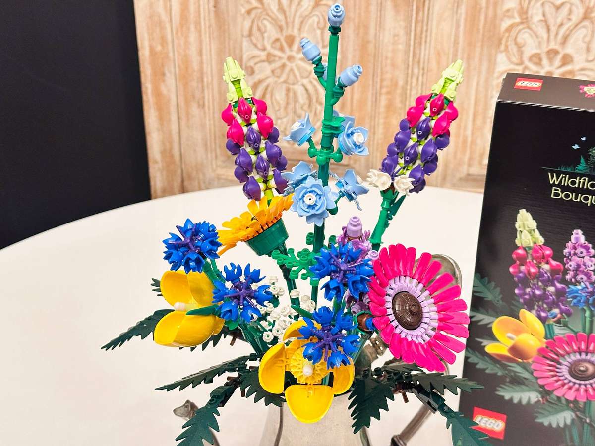 LEGO Icons Botanicals Set with Original Box