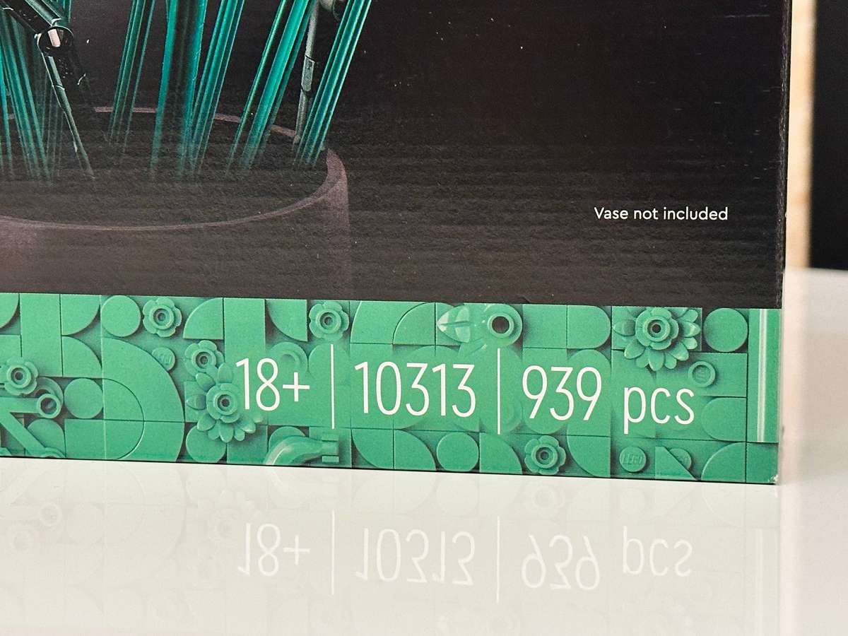 LEGO Icons Botanicals Set with Original Box