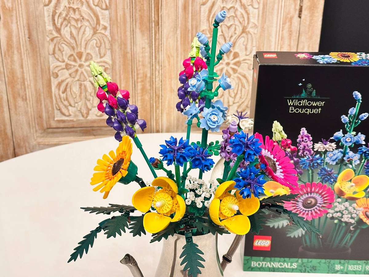 LEGO Icons Botanicals Set with Original Box