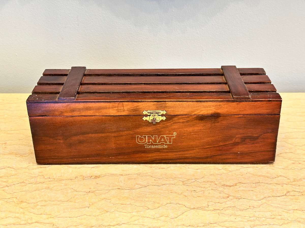 VINTAGE WOODEN WINE BOX