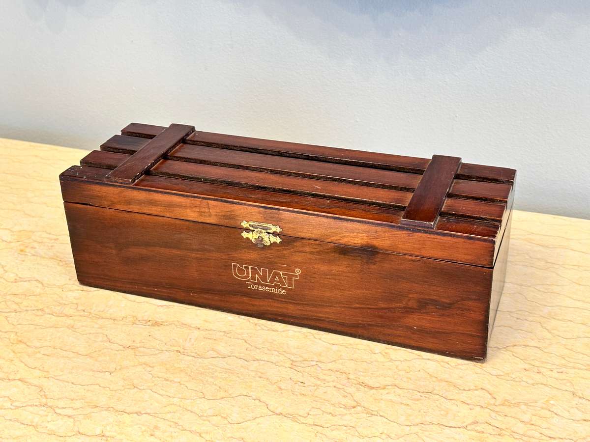 VINTAGE WOODEN WINE BOX