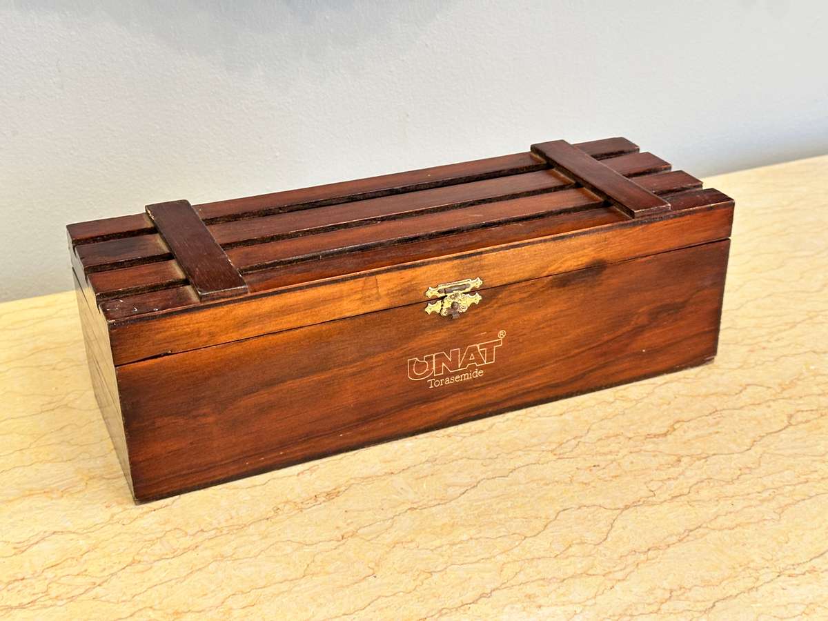 VINTAGE WOODEN WINE BOX