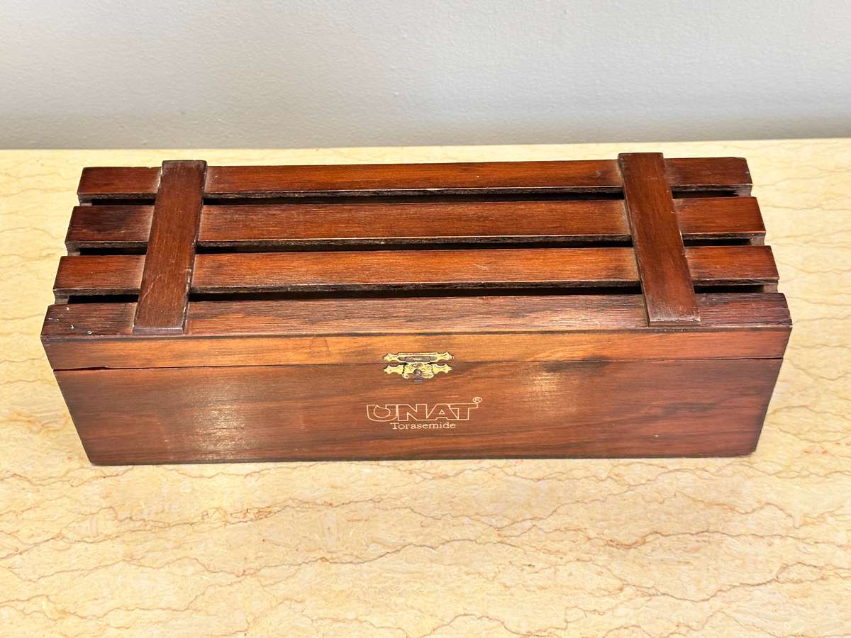 VINTAGE WOODEN WINE BOX