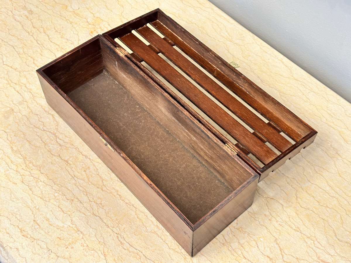 VINTAGE WOODEN WINE BOX