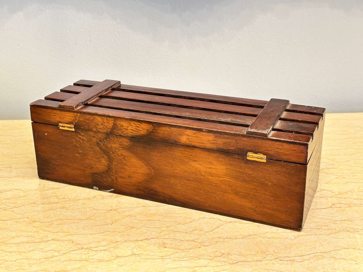 VINTAGE WOODEN WINE BOX
