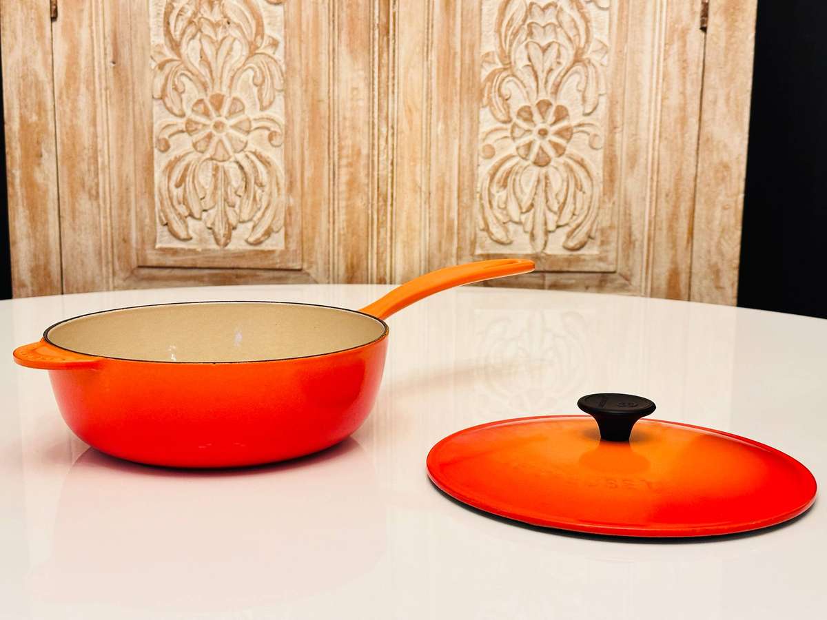 Le Creuset Signature Cast Iron Pot with Handle