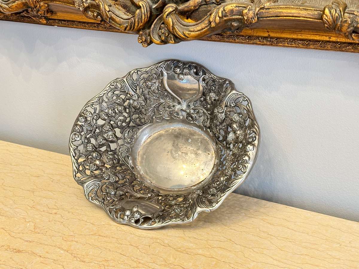 EXQUISITE ORNATE VINTAGE CENTER PIECE BOWL - STATEMENT PIECE