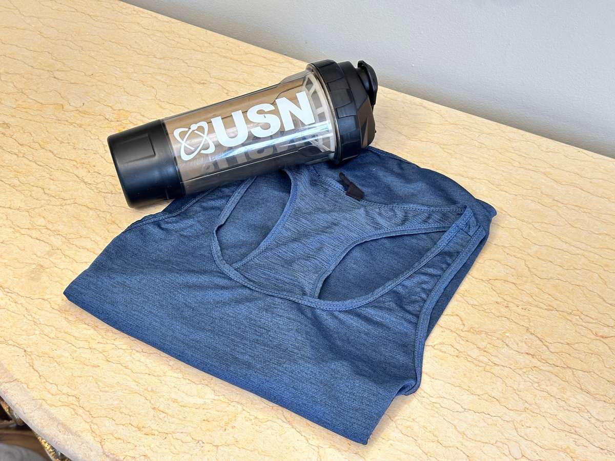 LADIES FITNESS BLUE TANK TOP WITH USN SHAKER COMBO SET