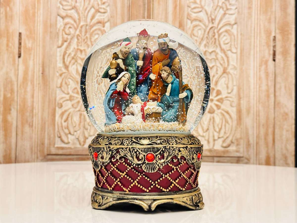 Vintage Very Large Musical Signature Nativity Light up Snow Globe