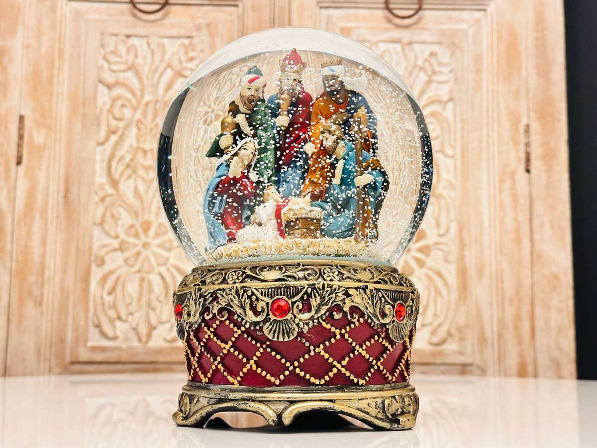 Vintage Very Large Musical Signature Nativity Light up Snow Globe