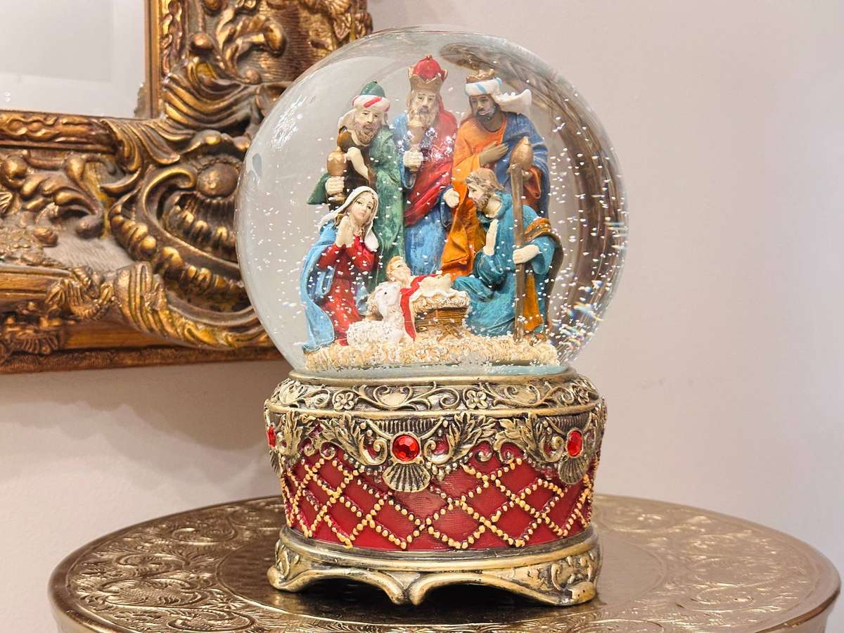 Vintage Very Large Musical Signature Nativity Light up Snow Globe