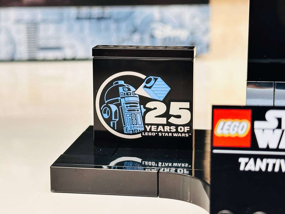 Lego Retired Star Wars 25th Anniversary Iconic Tantive Collectors Set with Original box