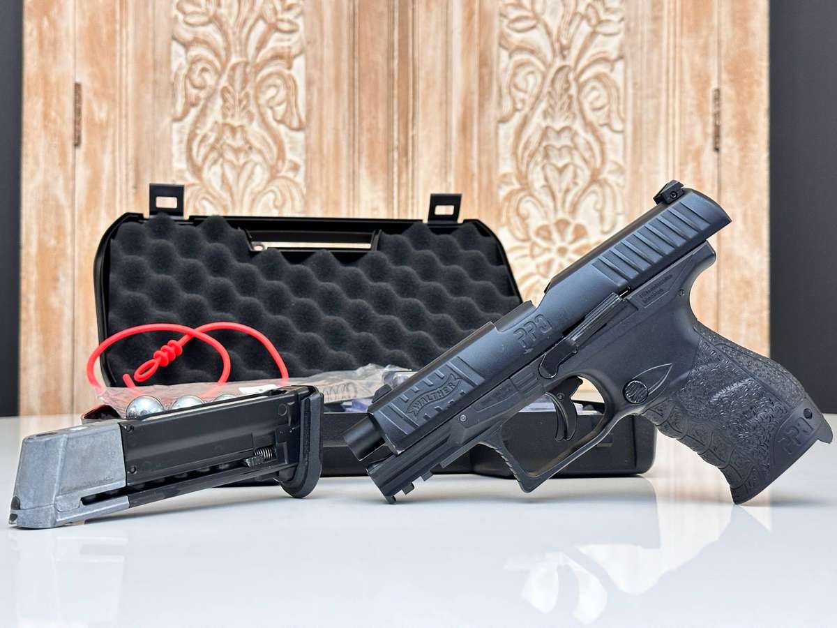 Walther PPQ M2 Umarex Self Defence T4E .43 Cal with Original Case