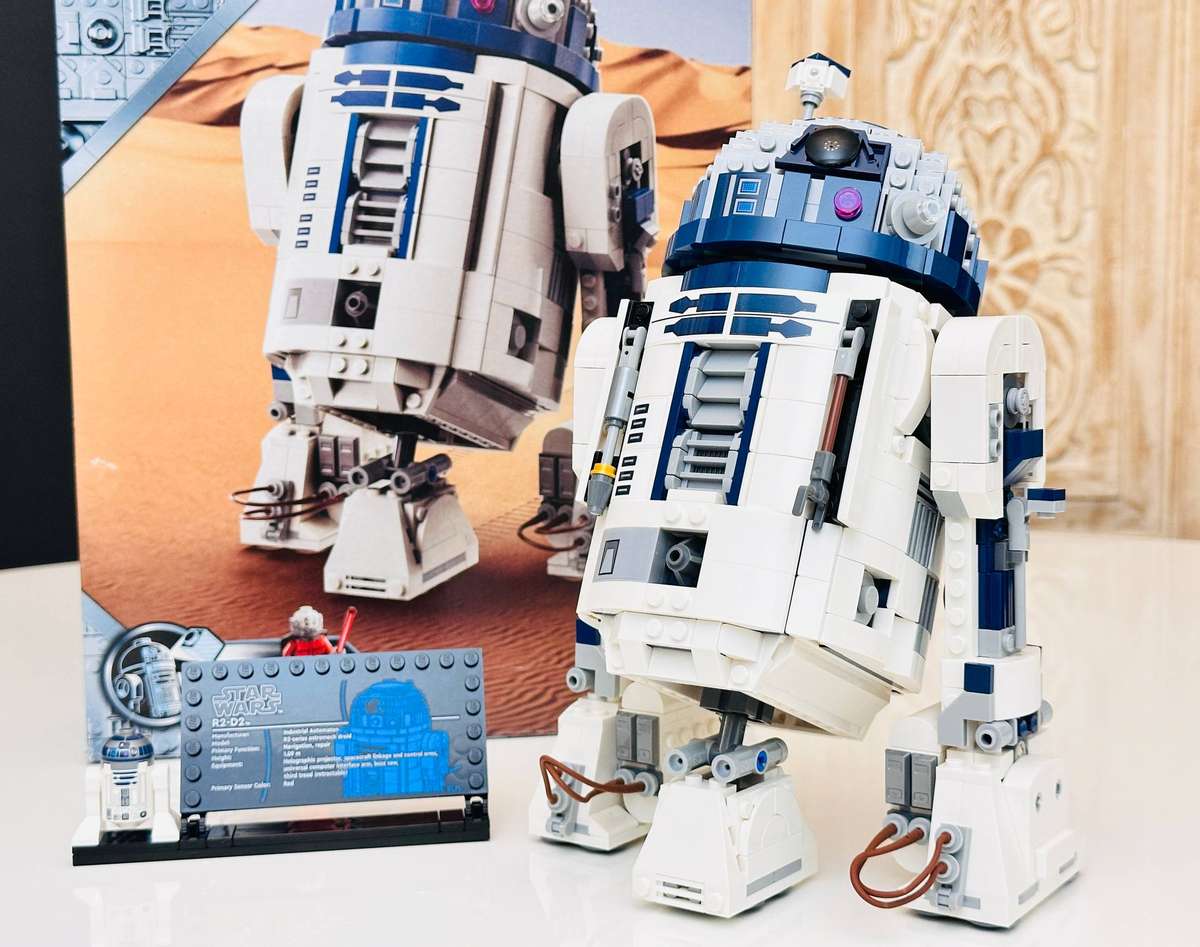 Lego Star Wars Iconic R2-D2 Large 25th Anniversary Collectors Set with Original box
