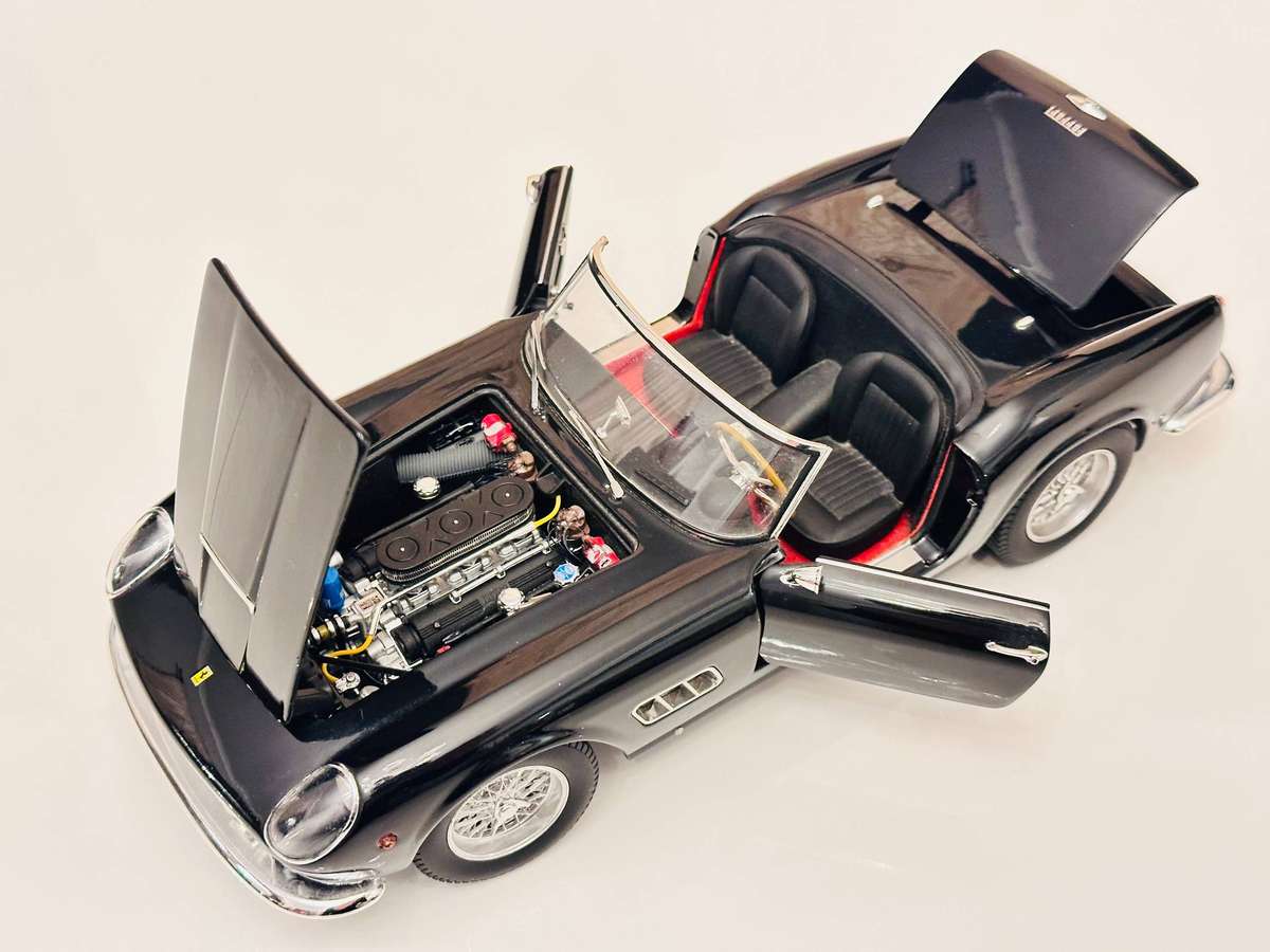 FERRARI Hot Wheels Elite Limited Edition 250 California 1:18 Model Collectable in Original Box