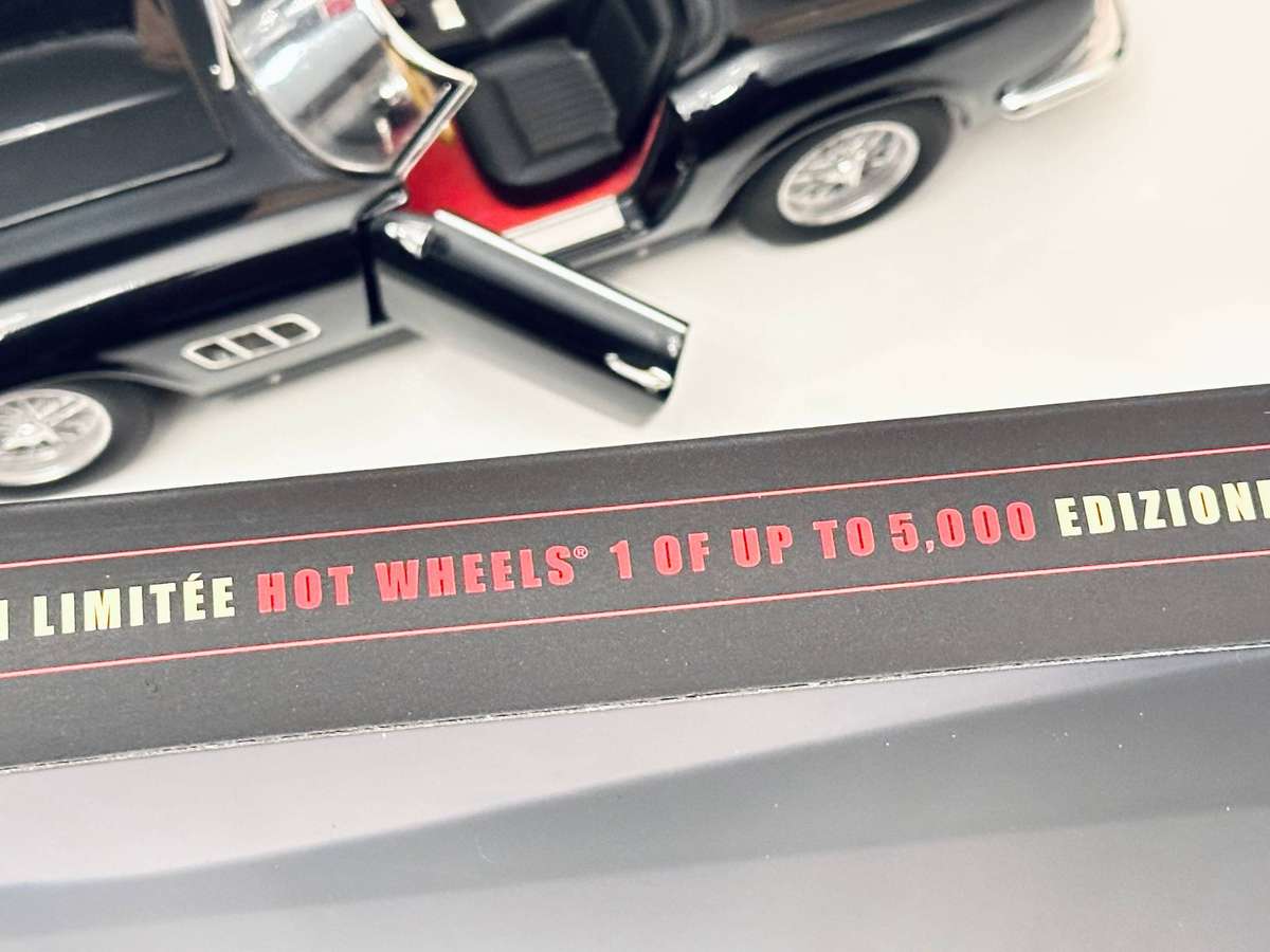 FERRARI Hot Wheels Elite Limited Edition 250 California 1:18 Model Collectable in Original Box