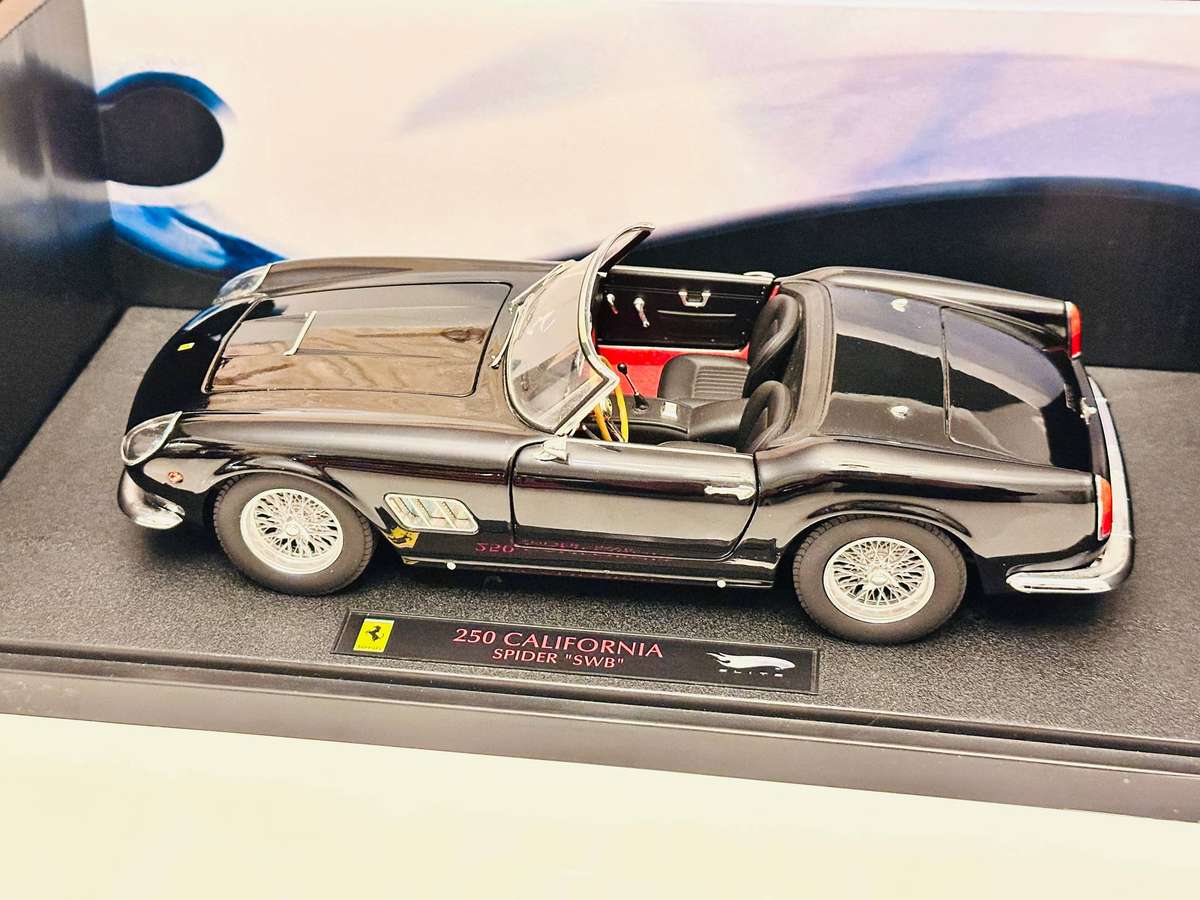 FERRARI Hot Wheels Elite Limited Edition 250 California 1:18 Model Collectable in Original Box