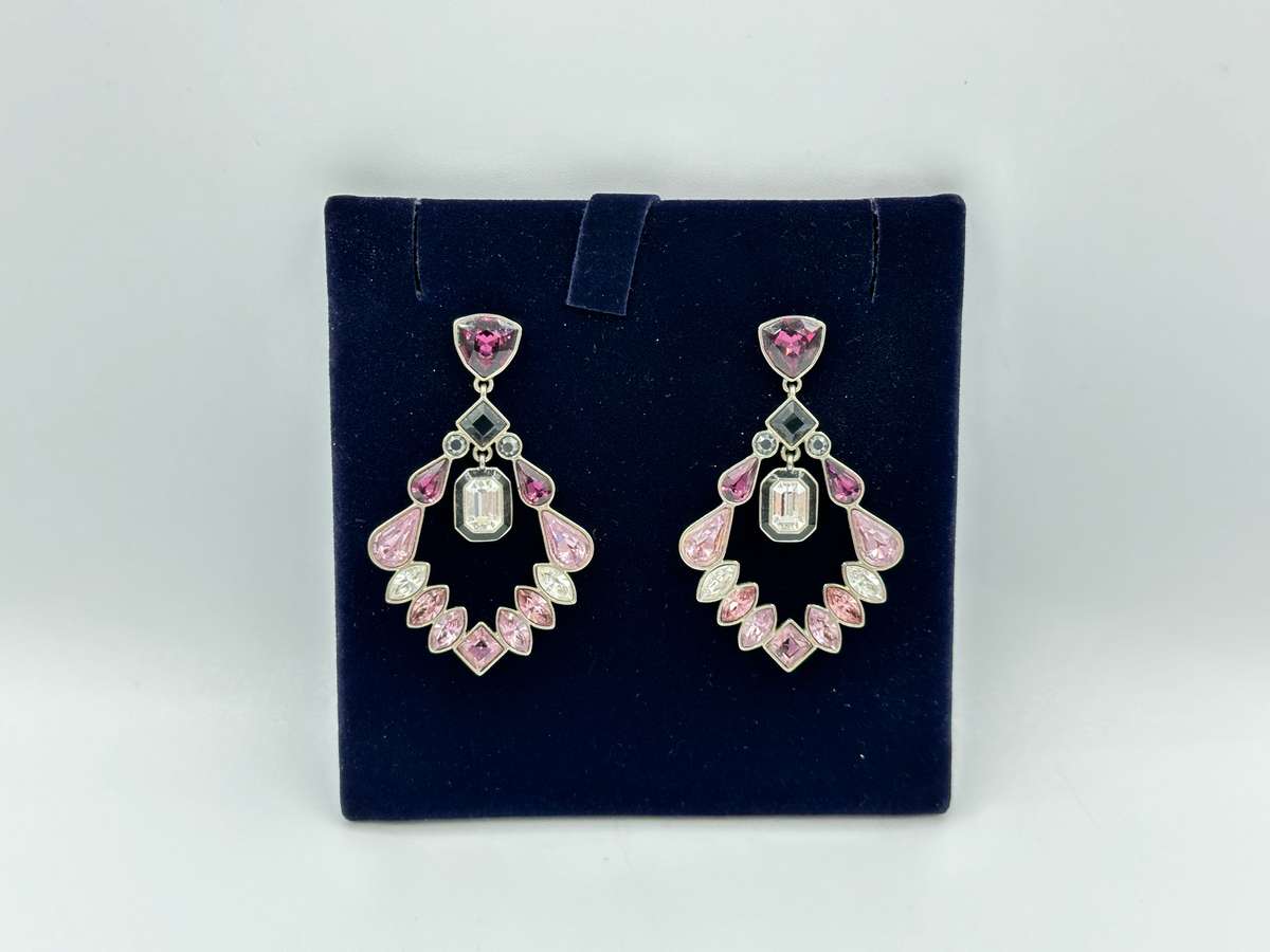 MAGNIFICENTLY BEAUTIFUL SWAROVSKI EARRINGS WITH DANGLING CENTRE CRYSTAL