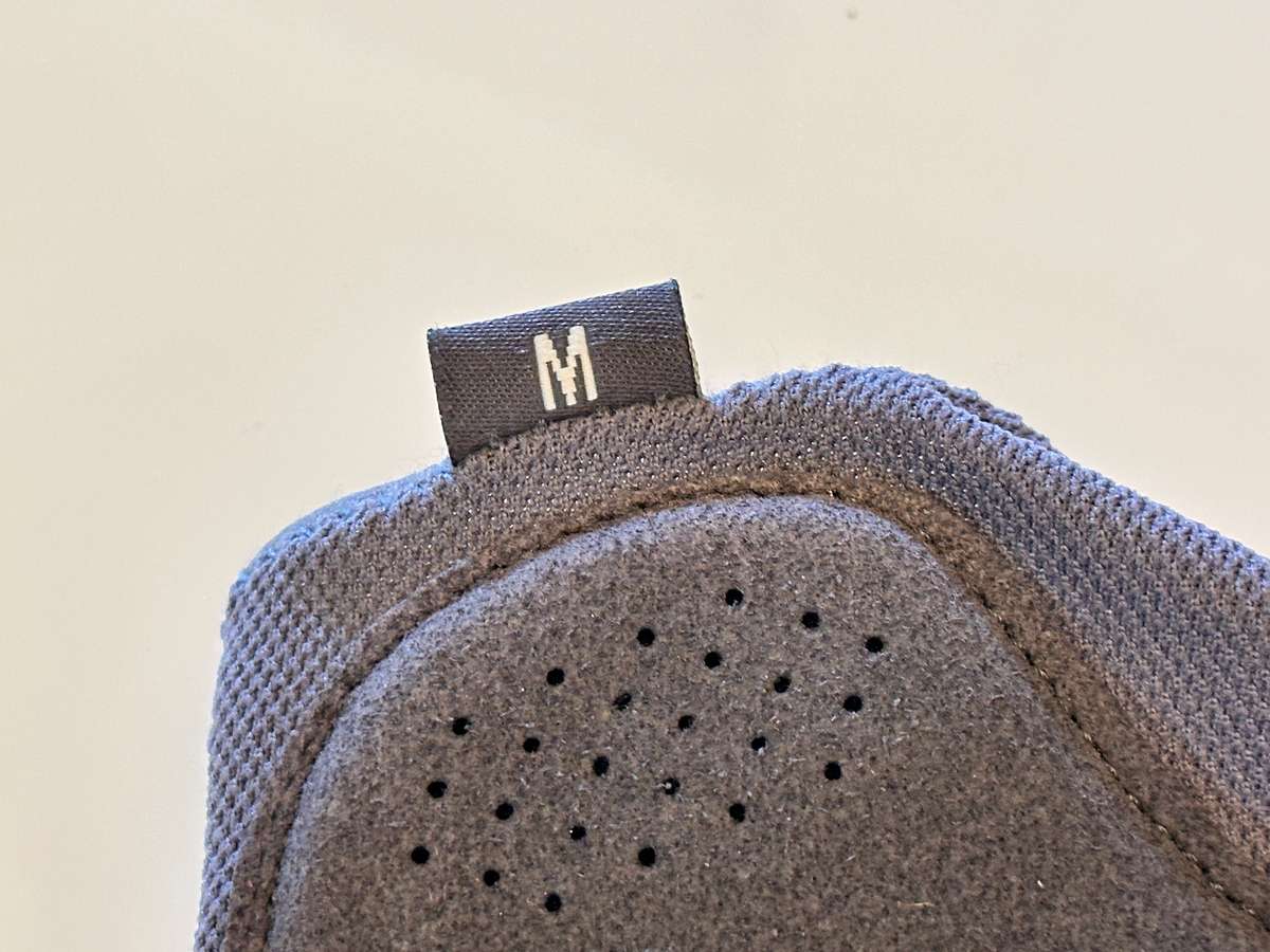 NIKE Womens Training Gym Gloves