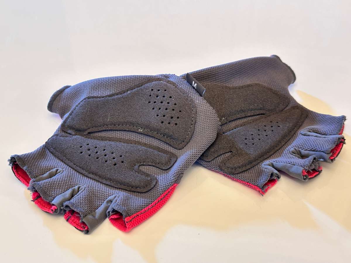 NIKE Womens Training Gym Gloves