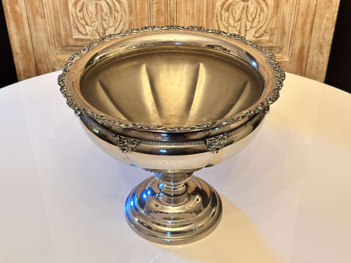 Grandiose Royal Large Ornate Statement Piece