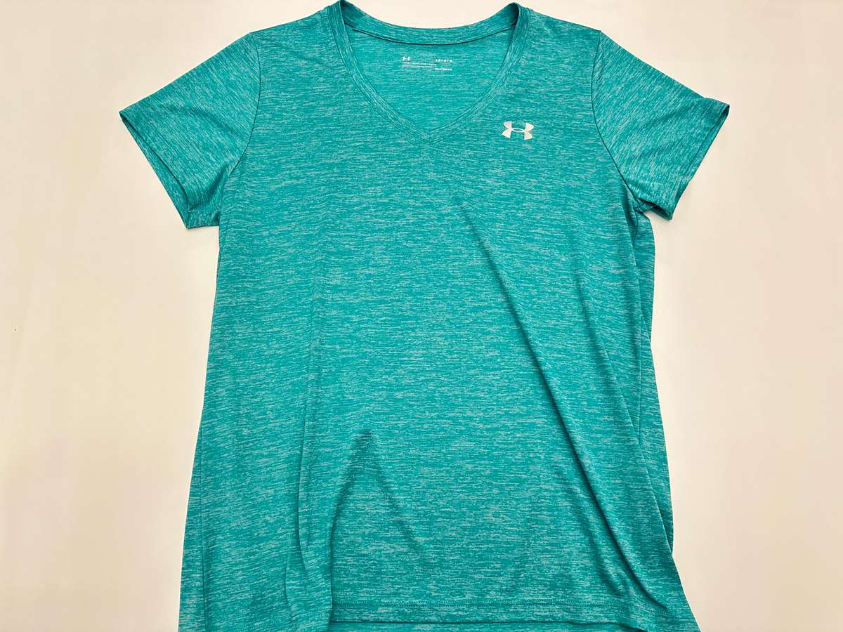 UNDER ARMOUR WOMENS UA TECH TWIST V NECK SHIRT