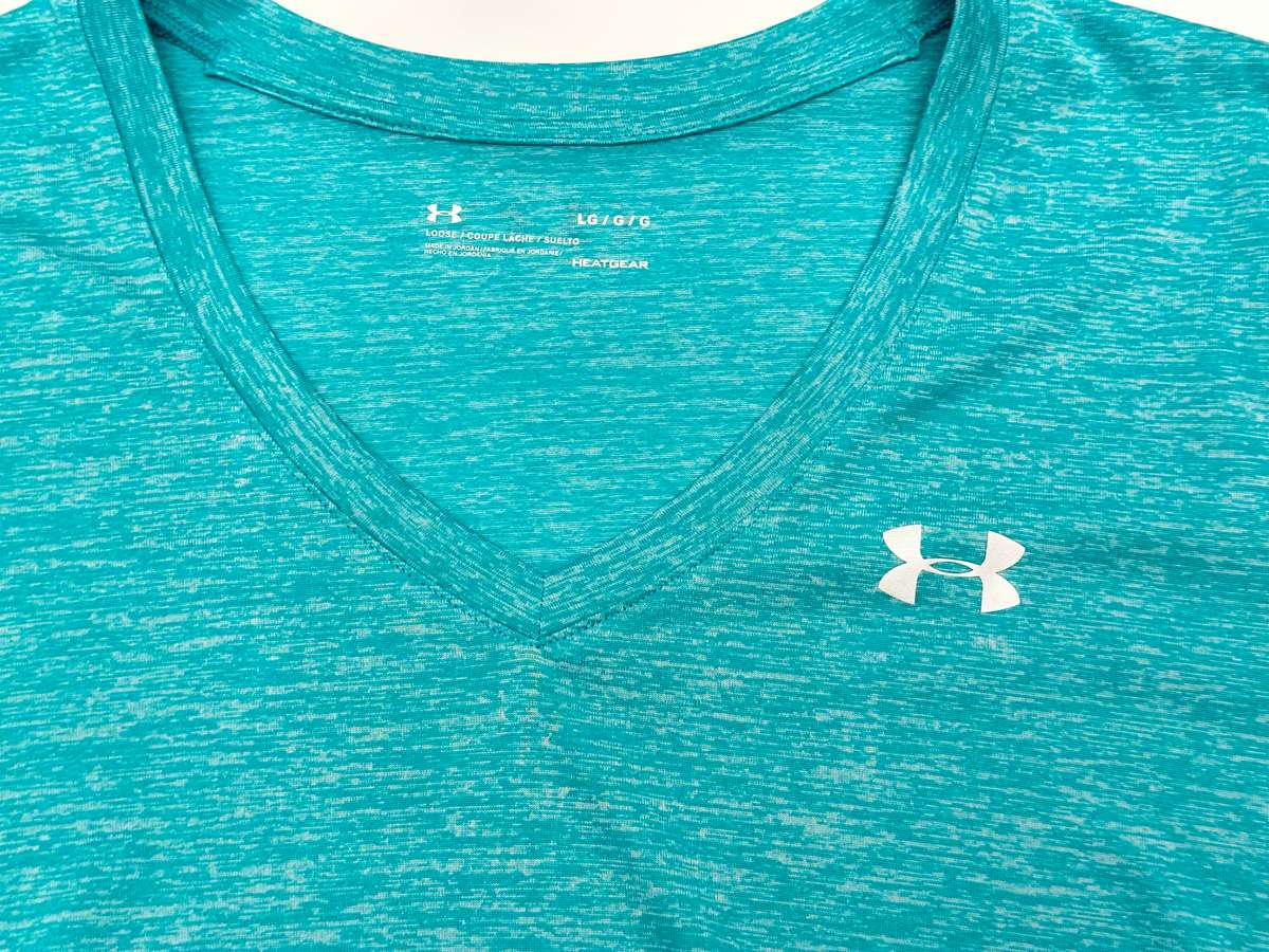 UNDER ARMOUR WOMENS UA TECH TWIST V NECK SHIRT