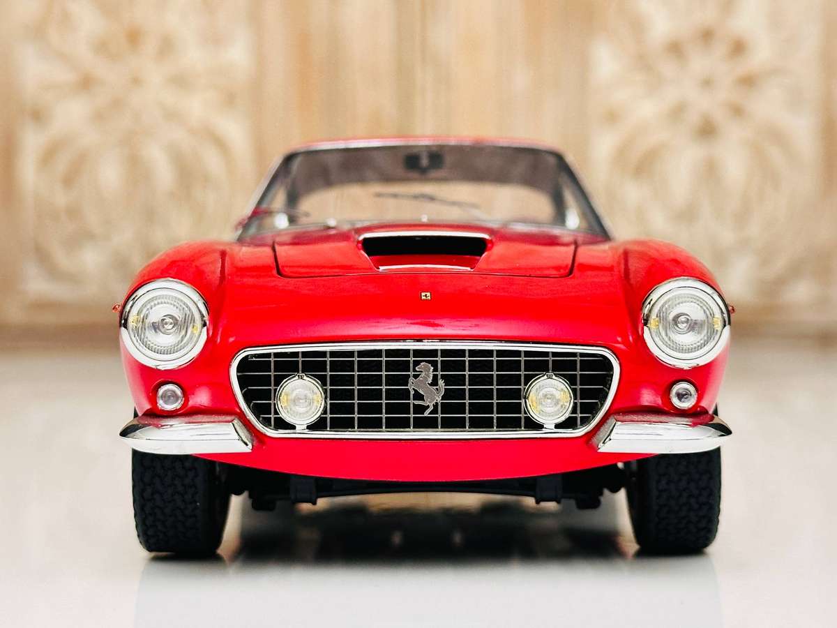 FERRARI Hot Wheels Elite Limited Edition 250 GT Berlinetta 1:18 Model Collectable in Original Box