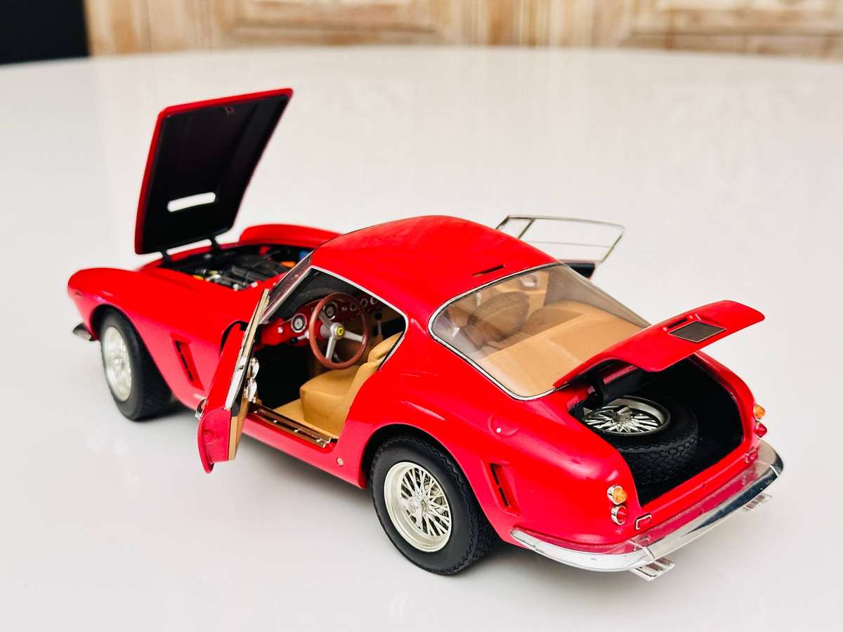 FERRARI Hot Wheels Elite Limited Edition 250 GT Berlinetta 1:18 Model Collectable in Original Box